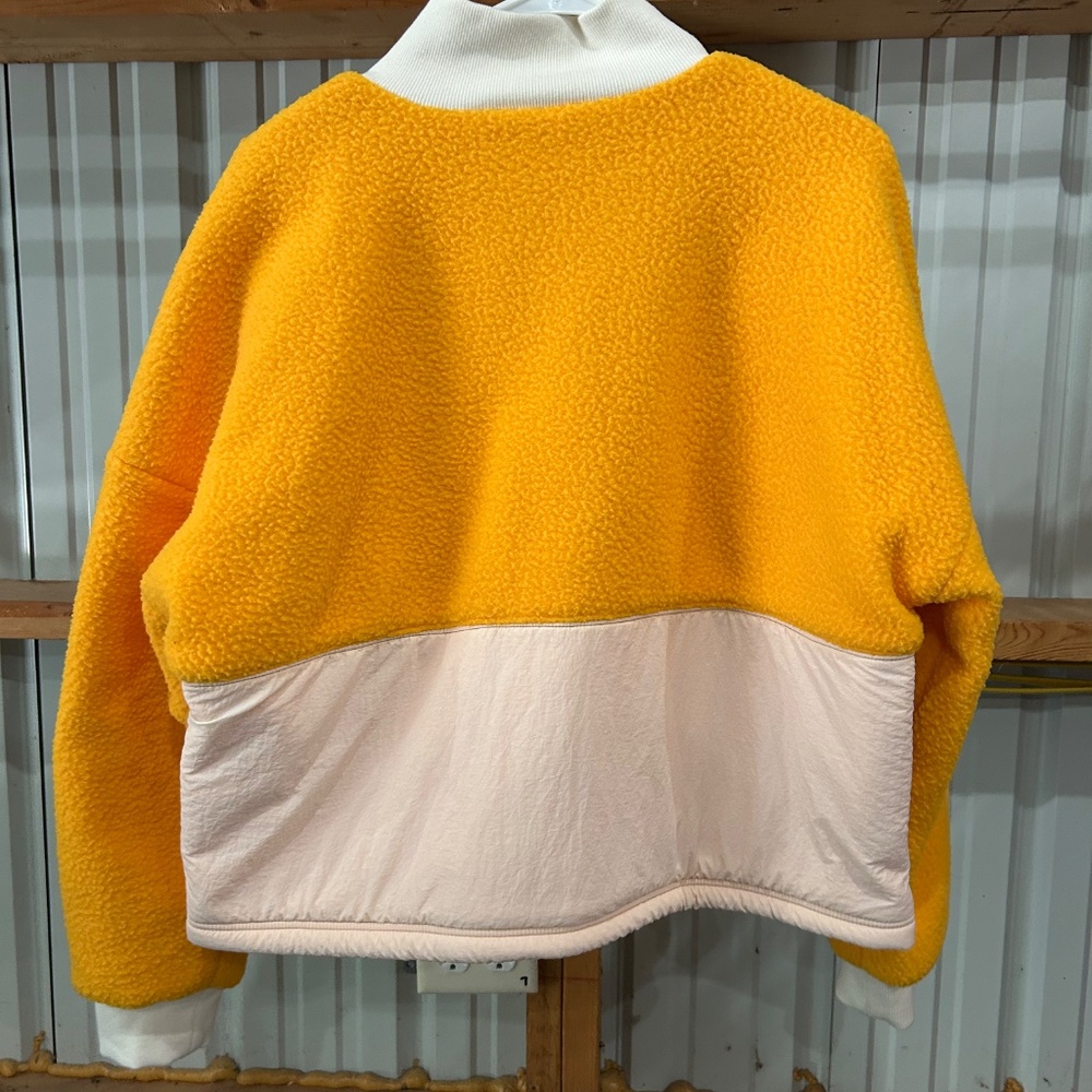 Fabletics cropped pullover Yellow Large - Picture 3 of 3